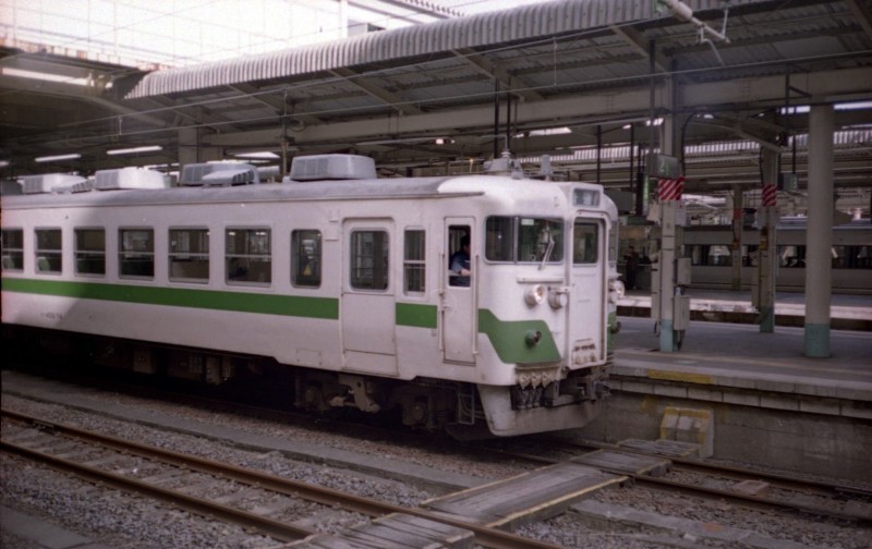 仙台駅にて４５５系グリーンライナー