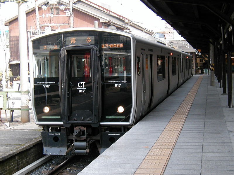 はい、何故か特急が一本も無い門司港駅に到着です。（ここ始発があっても良さそうなんだが）