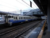 弘前駅にて五能線のキハ40
