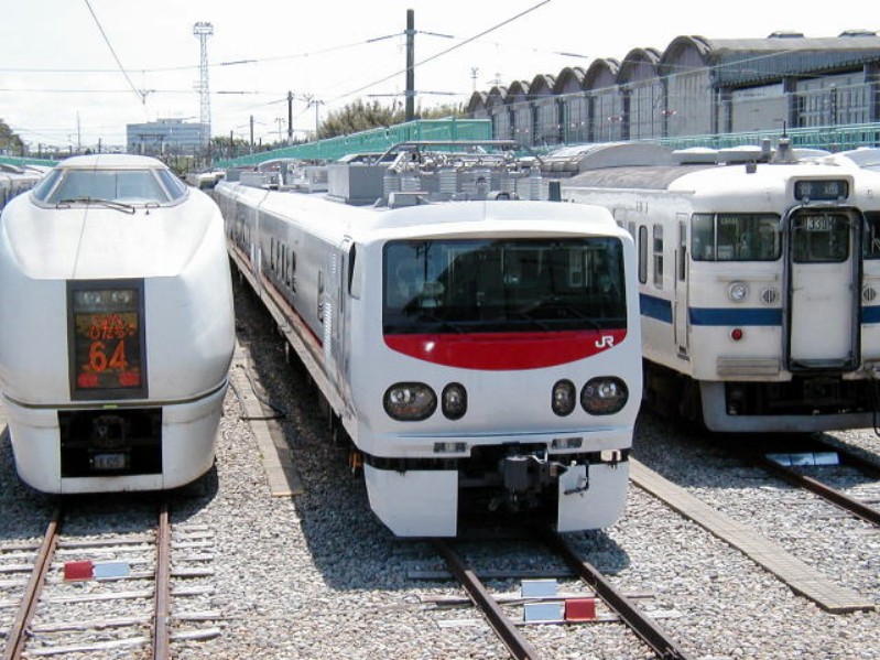 勝田車両センターにて軌道検測車Ｅ４９１系　撮影日０４／夏頃