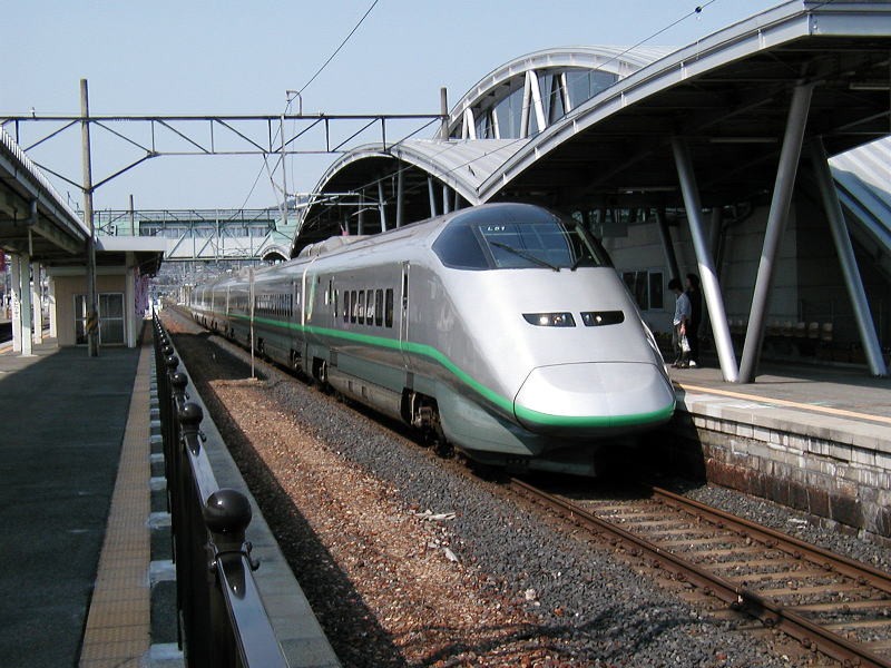 赤湯駅にて４００系狙ってたが何時までも来なかった　撮影日０９／０５／０１