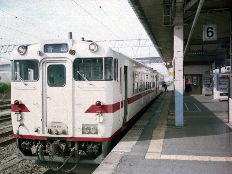 キハ４０系秋田色　青森駅にて　撮影日０１／０８／０４