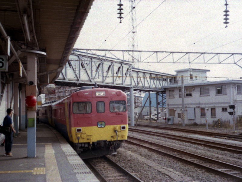 ジョイフルトレインおばこ　青森駅にて　０１／０８／０４